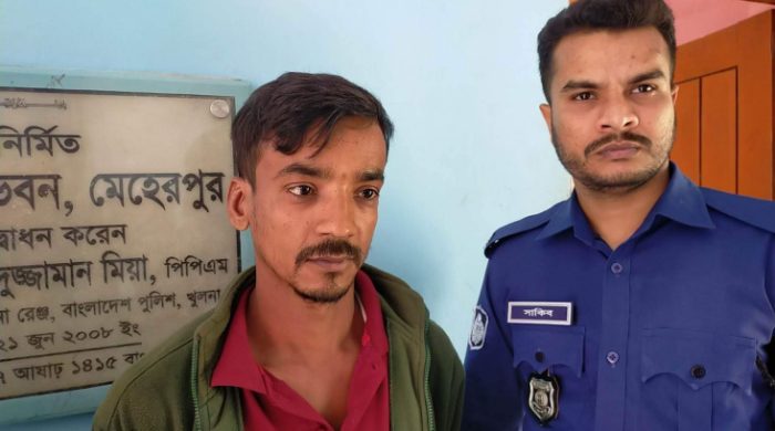 গাংনীতে চাঁদাবাজি ও চুরির মামলায় গ্রেপ্তার-১