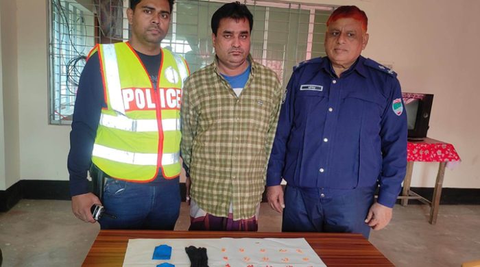 আলমডাঙ্গায় ১০২ পিস ইয়াবাসহ মাদককারবারী আটক