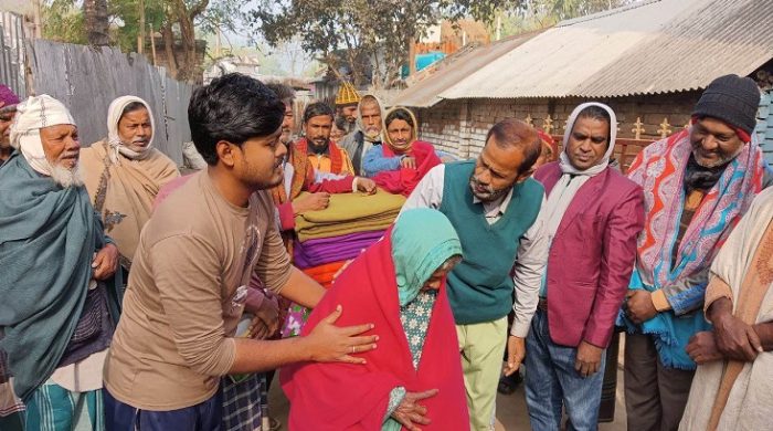 শীতবস্ত্র বিতরণ