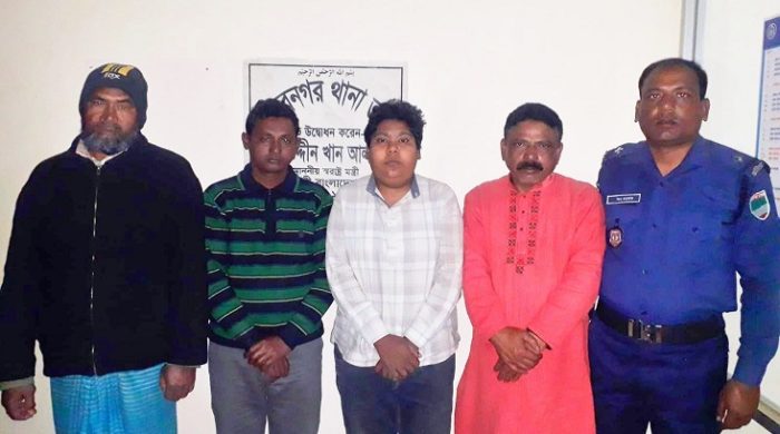 মুজিবনগরে বিএনপির চার নেতা আটক, ৪টি ককটেল উদ্ধার