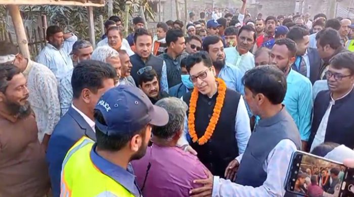 মেহেরপুরে জনপ্রশাসন প্রতিমন্ত্রীর গণসংযোগ
