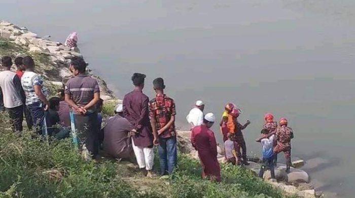 কুষ্টিয়া গড়াই নদীতে নিখোঁজ মাদ্রাসা ছাত্রের মরদেহ উদ্ধার