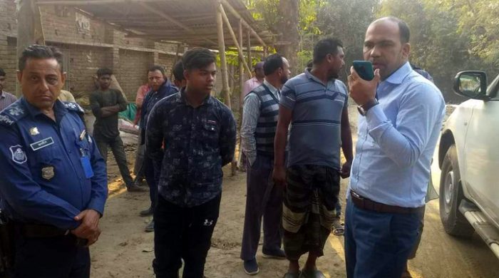 গাংনীতে মাটি কাটায় ভ্রাম্যমাণ আদলতের জরিমানা