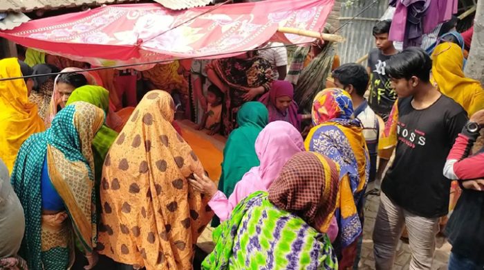 গাংনীতে গলায় ফাঁস দিয়ে যুবকের আত্মহত্যা
