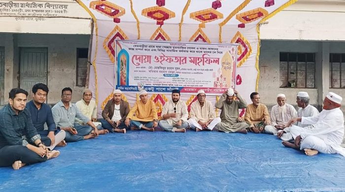 গাংনীতে একটু পাশে দাঁড়াই সংগঠনের উদ্যোগে ইফতার ও দোয়া মাহফিল