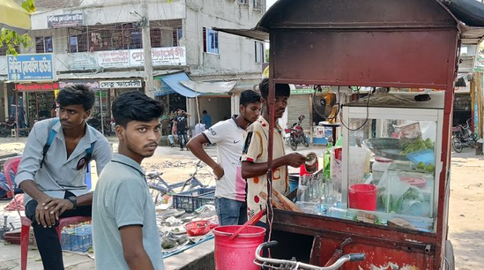 লোডশেডিং ও তাপদহে গাংনীর জনজীবন বিপর্যস্ত