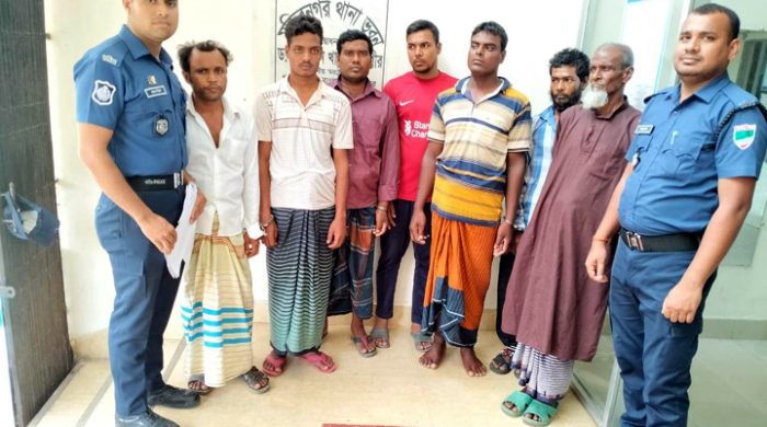 মুজিবনগর থানা পুলিশের অভিযানে আট জন গ্রেফতার