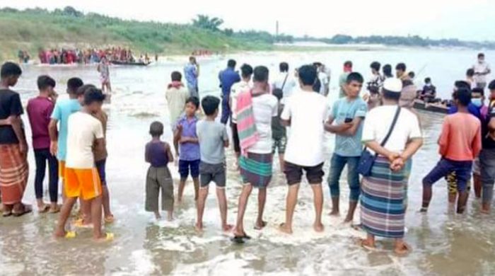 গড়াই নদী থেকে অজ্ঞাত ব্যক্তির মরদেহ উদ্ধার