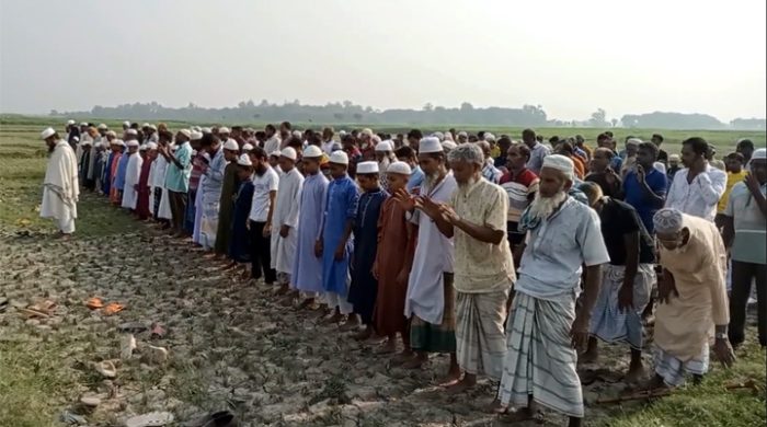 বৃষ্টির জন্য গাংনীতে ইস্তেস্কার নামাজ আদায়