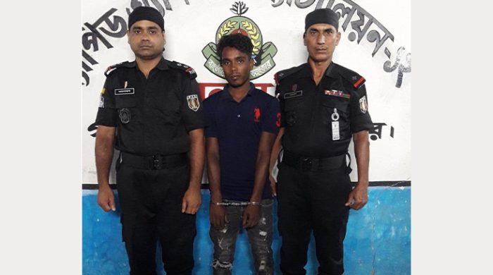 গাংনীতে ফেন্সিডিলসহ আটক-১
