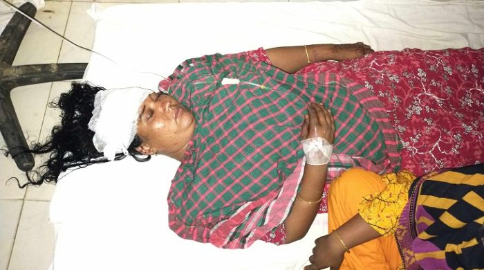 গাংনীতে দেবরের ধারালো অস্ত্রের আঘাতে ভাবি আহত