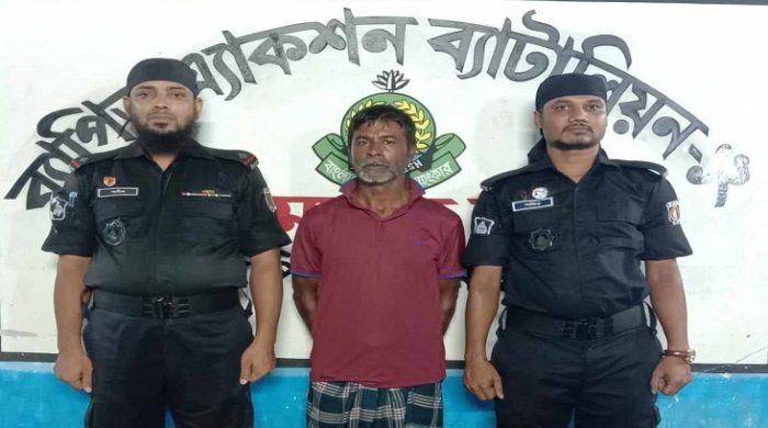 গাংনী র‍্যাবের অভিযানে মাদককারবারি আটক