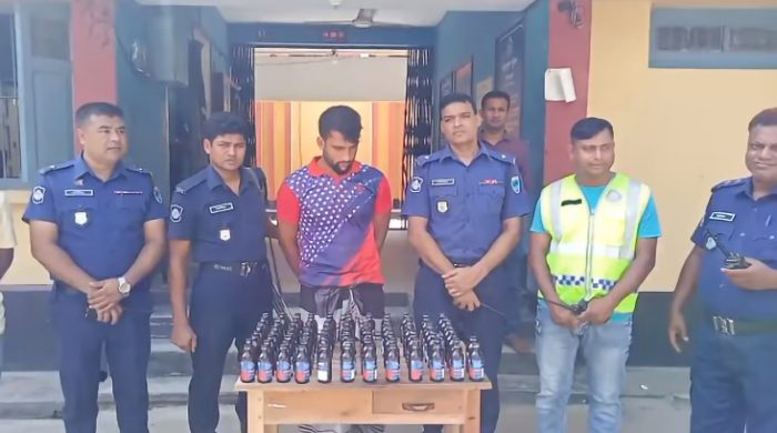 মেহেরপুর ফেন্সিডিলসহ মাদক কারবারী আটক