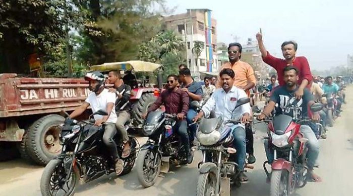 গাংনীতে স্বেচ্ছাসেবক লীগের মোটরসাইকেল শোভাযাত্রা