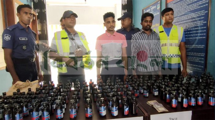 মেহেরপুরে ফেন্সিডিলসহ দুই ভাই আটক