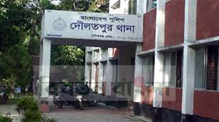 দৌলতপুরে নাশকতা মামলায় বিএনপির ৮ নেতাকর্মী গ্রেফতার