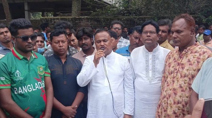 গাংনীতে বিএনপি-জামায়াতের নাশকতা প্রতিরোধে মুকুলের পথসভা