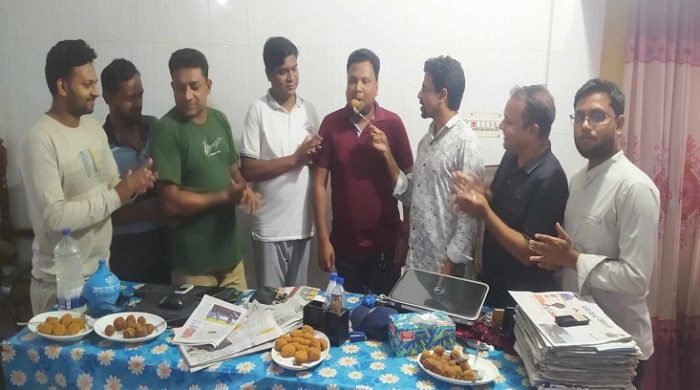 কালবেলার প্রতিনিধিকে গাংনী প্রেস ক্লাবে বরণ