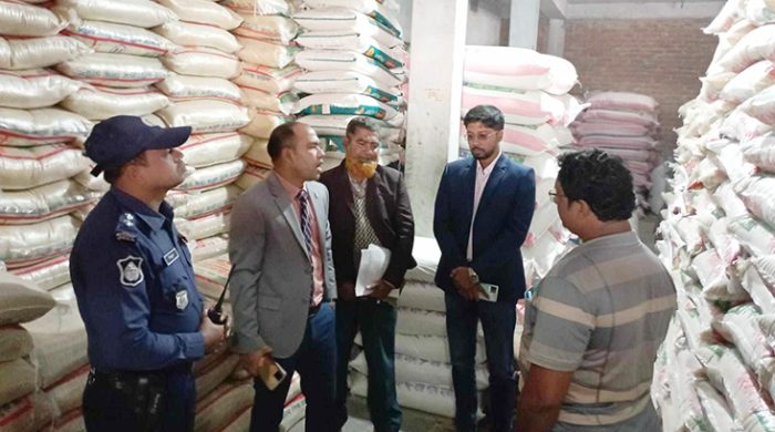 গাংনীতে ভ্রাম্যমান আদালতে দুই প্রতিষ্ঠানে জরিমানা