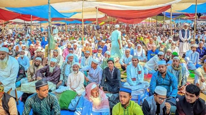 মেহেরপুরে আখেরি মোনাজাতের মধ্যদিয়ে শেষ হলো আঞ্চলিক ইজতেমা