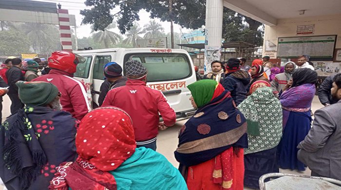 গাংনীতে মোটরসাইকেল দুর্ঘটনায় শিক্ষক-ব্যাংকার আহত