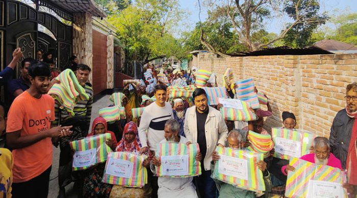 কুষ্টিয়ায় শীতার্ত মানুষের পাশে জেলা ছাত্রলীগ