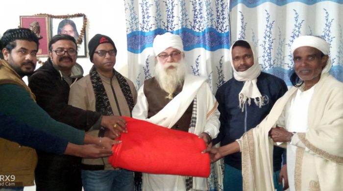 কুষ্টিয়ায় ভাব নগরের শীতবস্ত্র বিতরণ