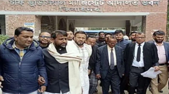 আদালতের বারান্দায় ঝিনাইদহ-১ আসনের নৌকার প্রার্থী