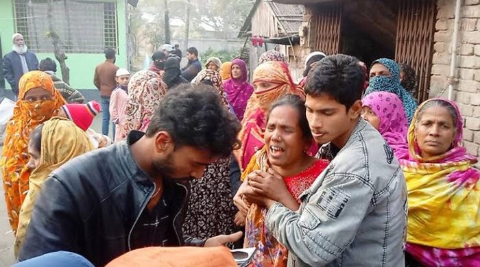 কুষ্টিয়ায় একই রশিতে বাবা-ছেলের ঝুলন্ত মরদেহ উদ্ধার