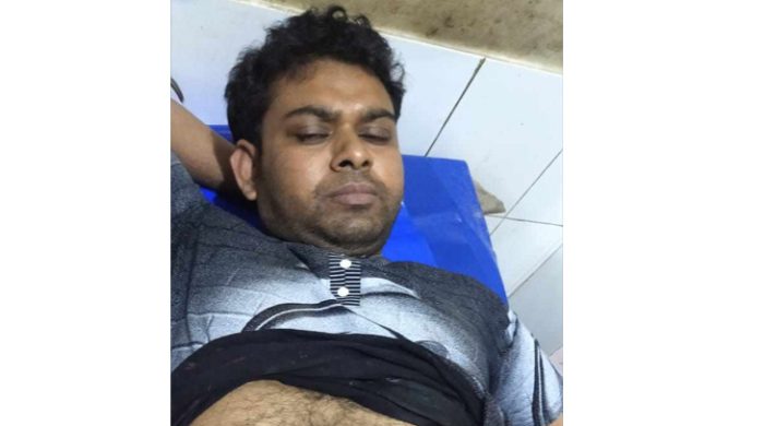 কুষ্টিয়ায় খাবার হোটেলে তিনজনকে ছুরিকাঘাত
