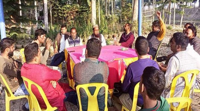 গাংনীতে পরিবেশক গ্রুপের বিশেষ সভায় বক্তারা-বাড়ছে খরচ, কমছে কমিশন
