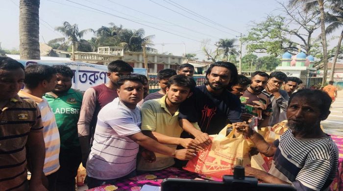 মেহেরপুরে “বুড়িপোতা তরুণ সংগঠন”এর উদ্যোগে ঈদ উপহার বিতরণ