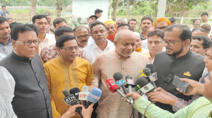 কোন ছাড় পাবে না রেলের টিকিট কালোবাজারী সিন্ডিকেট: জিল্লুল হাকিম