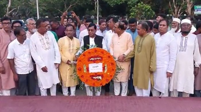 গাংনী উপজেলার নবনির্বাচিত পরিষদের মুজিবনগর স্মৃতিসৌধে পুষ্পার্ঘ অর্পণ