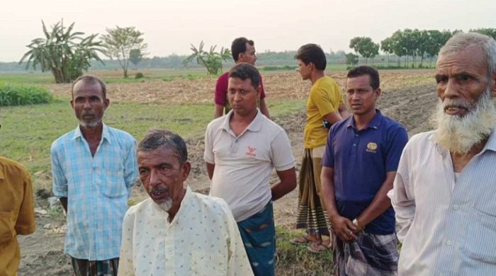 মেহেরপুরে জাল দলিলে জমি দখলের পাঁয়তারা-বিপাকে শতাধিক কৃষক