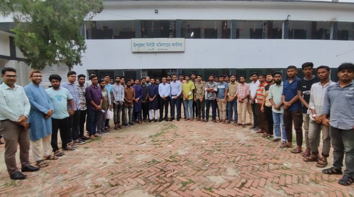 গাংনী উপজেলা নির্বাহী অফিসারের সাথে বৈষম্যবিরোধী ছাত্র আন্দোলনের মতবিনিময়