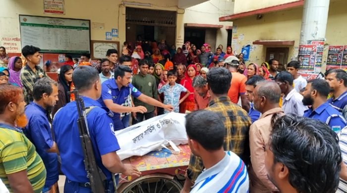 গাংনীতে মোটরসাইকেল নিয়ন্ত্রণ হারিয়ে নোমান নামের এক যুবক নিহত