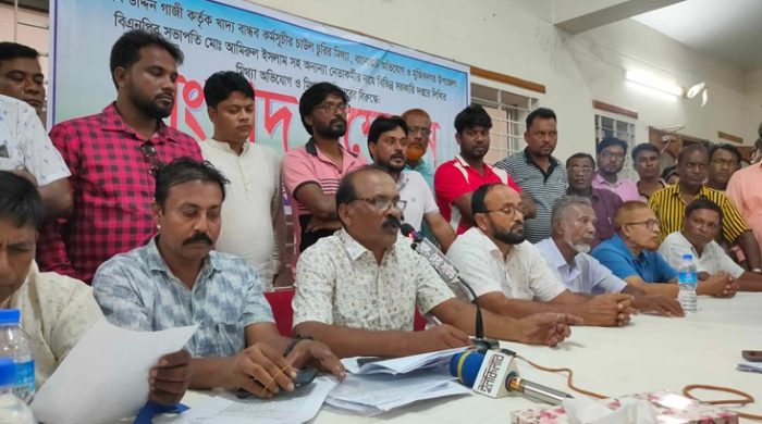মুজিবনগরে খাদ্য বান্ধব কর্মসূচির চাল চুরির ঘটনায় বিএনপির সংবাদ সম্মেলন