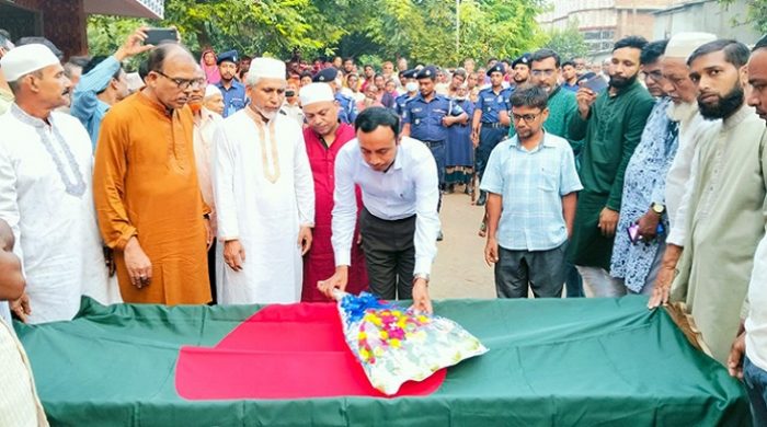 গাংনীতে বীর মুক্তিযোদ্ধা মোশাররফ হোসেনকে রাষ্ট্রীয় মর্যাদায় দাফন