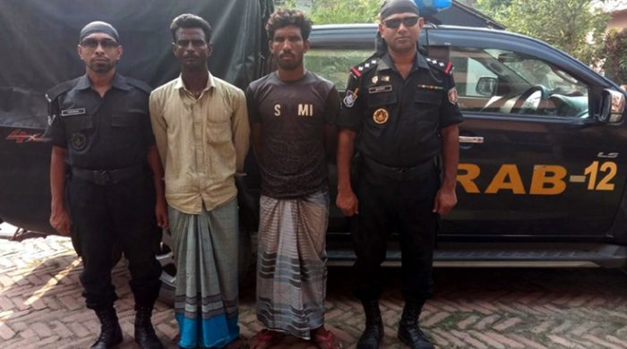 গাংনীতে গাঁজাসহ দুই পাচারকারী আটক