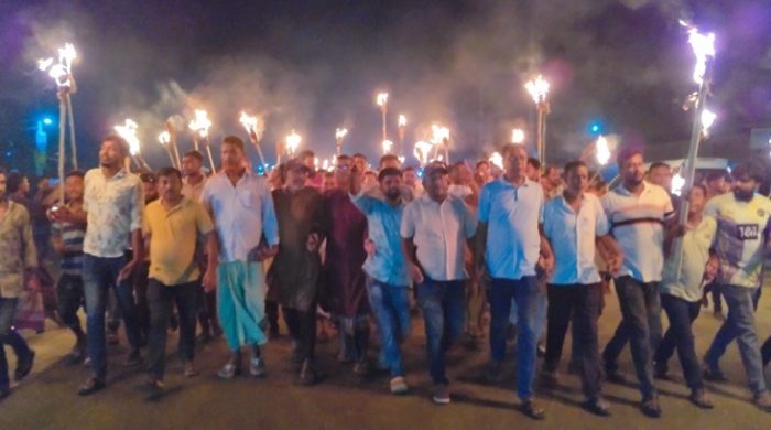 গাংনীতে রাষ্ট্রপতির পদত্যাগের দাবিতে বিএনপির মশাল মিছিল