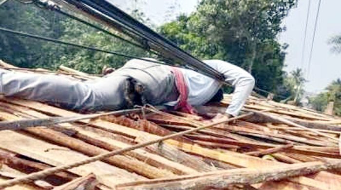 দৌলতপুরে বিদ্যুৎস্পৃষ্টে যুবকের মৃত্যু