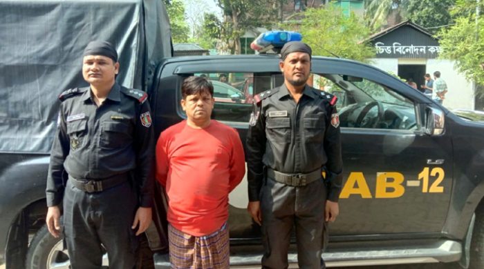 মেহেরপুরের মোনাখালী ইউনিয়ন পরিষদ চেয়ারম্যান মফিজুল ইসলাম গ্রেফতার