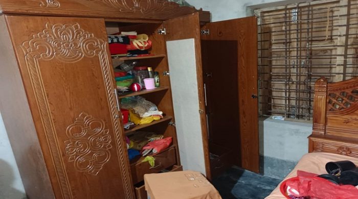 গাংনীতে দিনে দুপুরে তালা ভেঙ্গে দুর্ধর্ষ চুরি