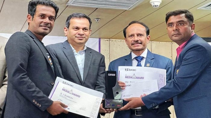 ব্র্যাক মাইগ্রেশনের অ্যাওয়ার্ড পেলেন মেহেরপুরের সাংবাদিক রাশেদুজ্জামান