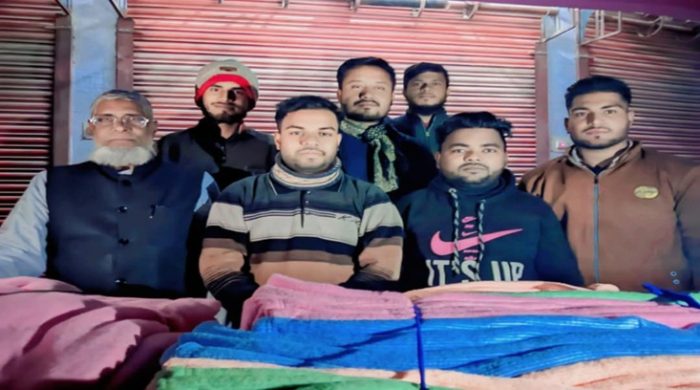 কসবা ব্লাড ব্যাংক সোসাইটির উদ্যোগে শীতার্তদের মাঝে কম্বল বিতরণ