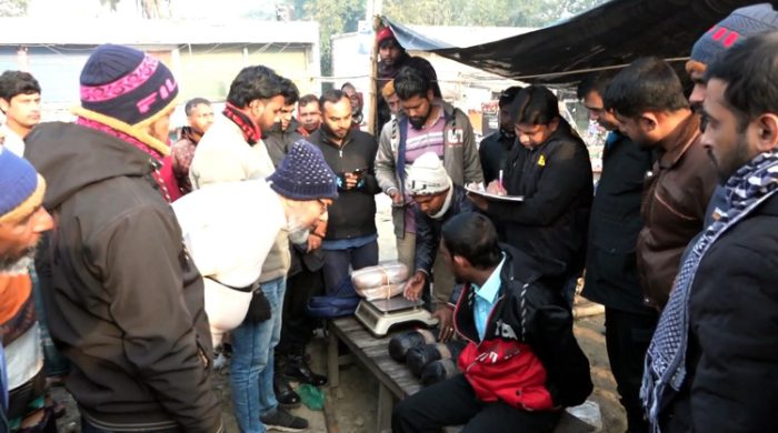 গাংনীতে যাত্রীবাহি বাসে তল্লাশী চালিয়ে পাঁচ কেজি গাঁজাসহ মাদককারবারী আটক