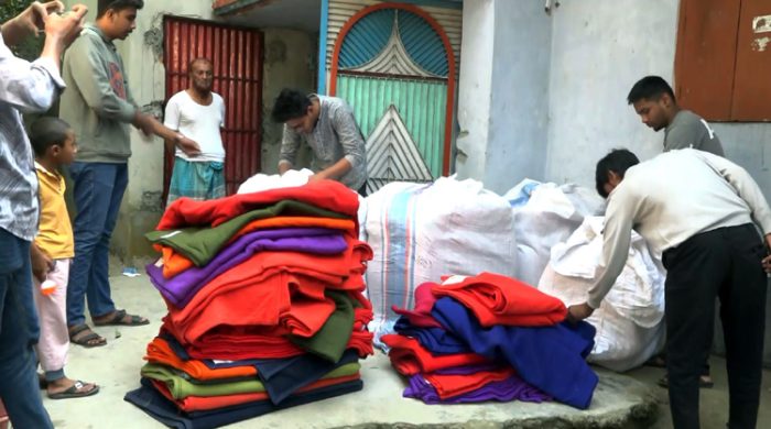 রেড ক্রিসেন্ট সোসাইটির সাবেক যুব প্রধানের বাড়ি থেকে ত্রানের কম্বল উদ্ধার