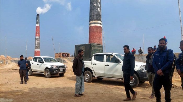 কুষ্টিয়ার ৮ ইট ভাটায় অভিযানে ১২ লাখ টাকা জরিমানা আদায়