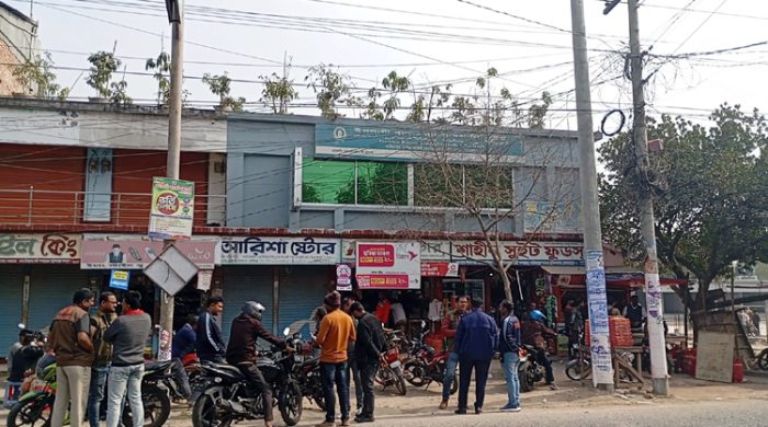 মুজিবনগরে ইসলামী ব্যাংকের এজেন্ট ব্যাংকে ভল্ট ভেঙ্গে চুরি